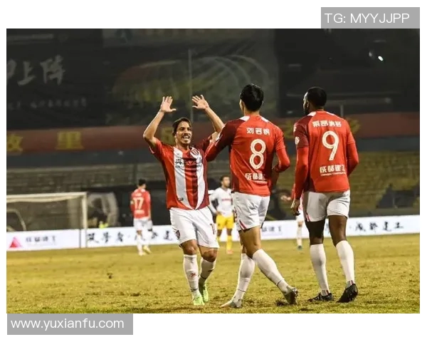 成都羽毛球队心理素质争议引发热议球员表现与心理调适的深度探讨 成都羽毛球队心理素质争议引发热议球员表现与心理调适的深度探讨