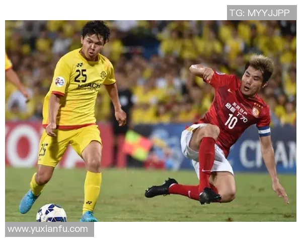 鹿岛鹿角与皇马的场地对比分析及比赛影响探讨